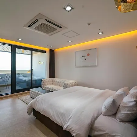 Bluemango Poolvilla & Resort Yeosu Exterior photo