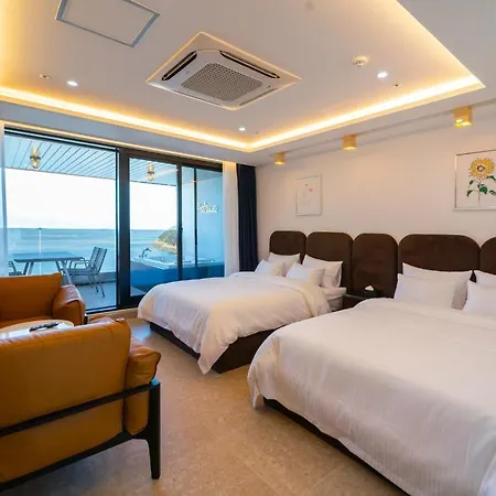 Bluemango Poolvilla & Resort Yeosu Exterior photo