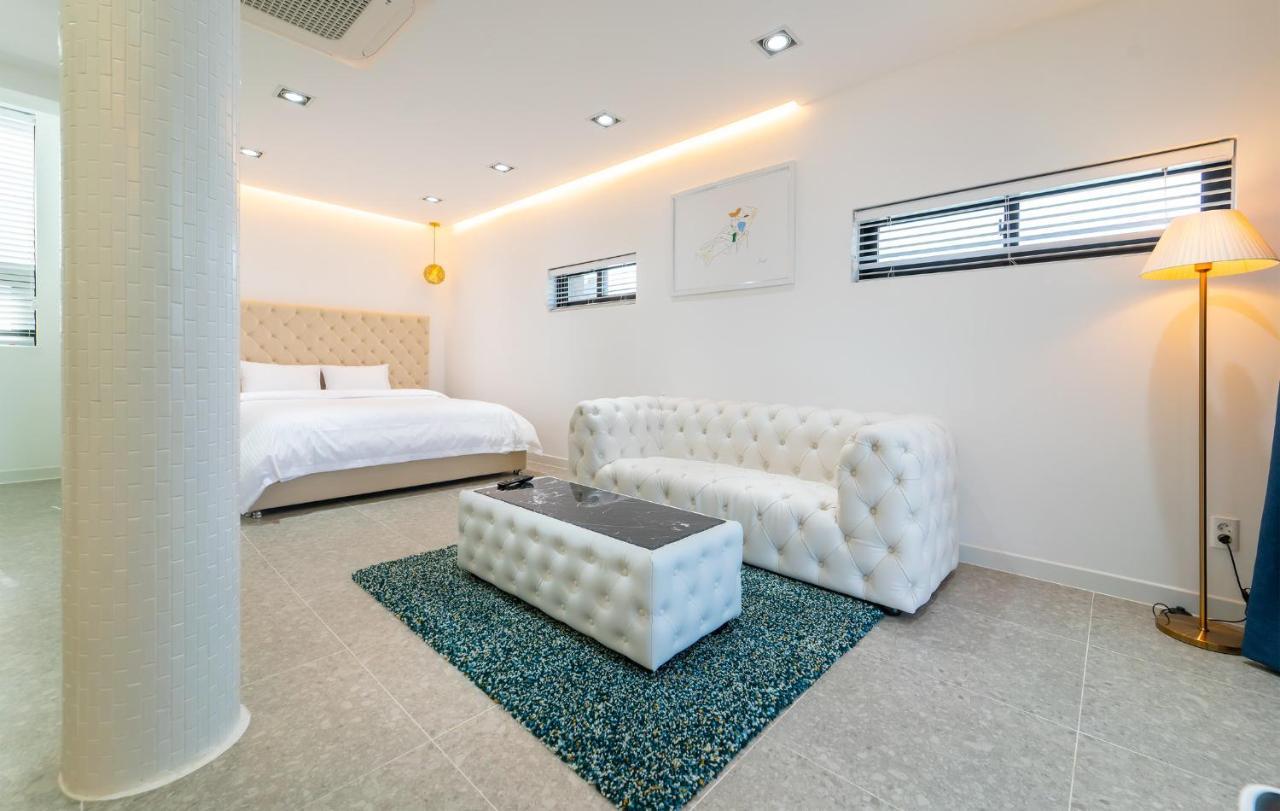 Bluemango Poolvilla &